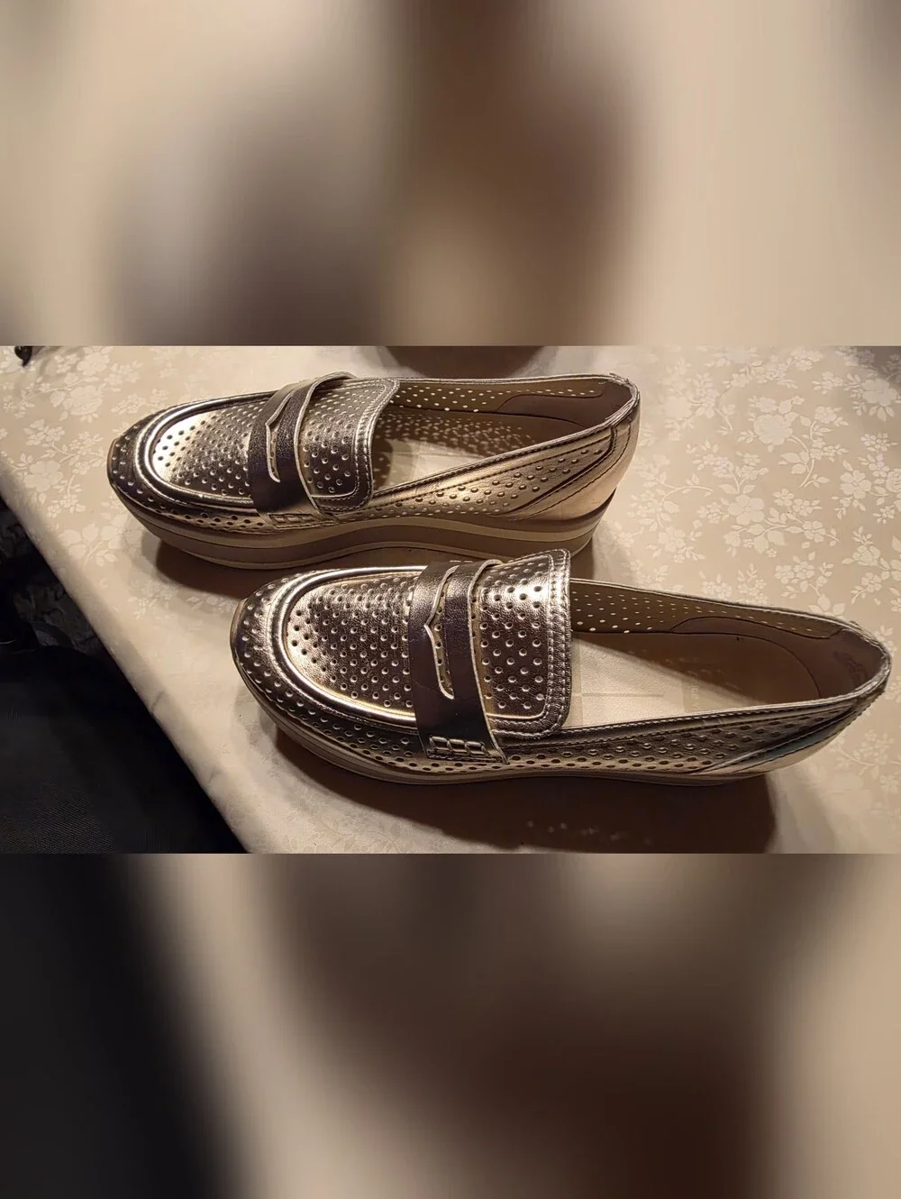Beauiful Metallic Platform Shoe